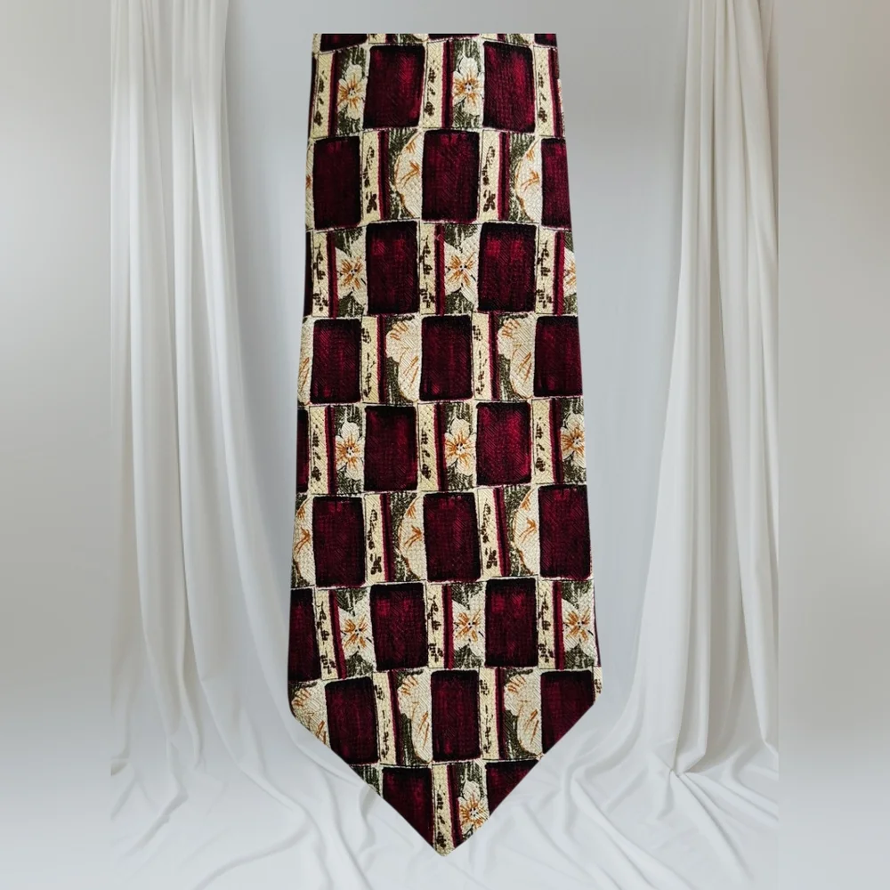 Burgandy Cream Mens Tie 100% Silk - Picture 2 of 4